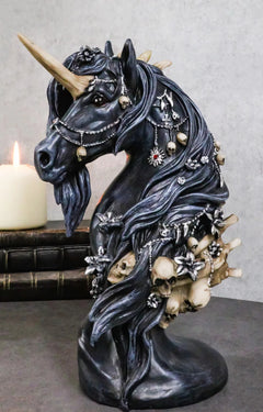 Busto de caballo unicornio negro macabro con huesos de esqueleto y calaveras-1
