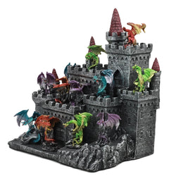 Estatuas de exhibición de mini dragones medievales custodiando el castillo de Desembarco del Rey-3