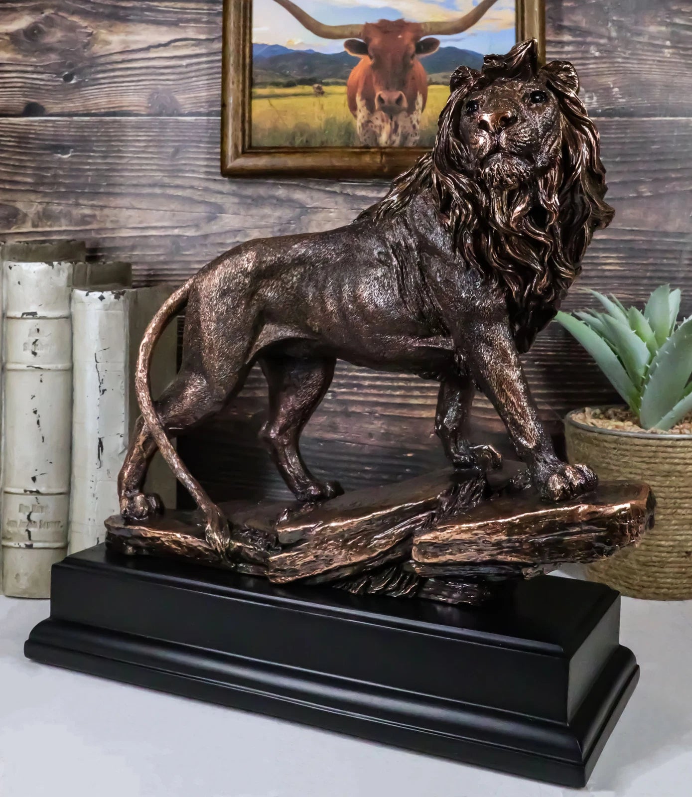 Figura de bronce electrochapada del león africano del rey de la selva en la Roca del Orgullo-1