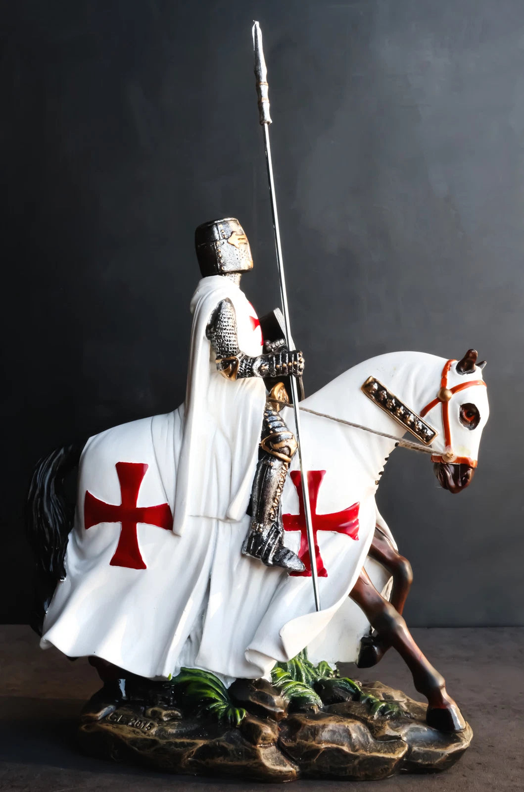 Crusader English Knight On Heavy Cavalry Horse Statue Phalanx Spear Horse