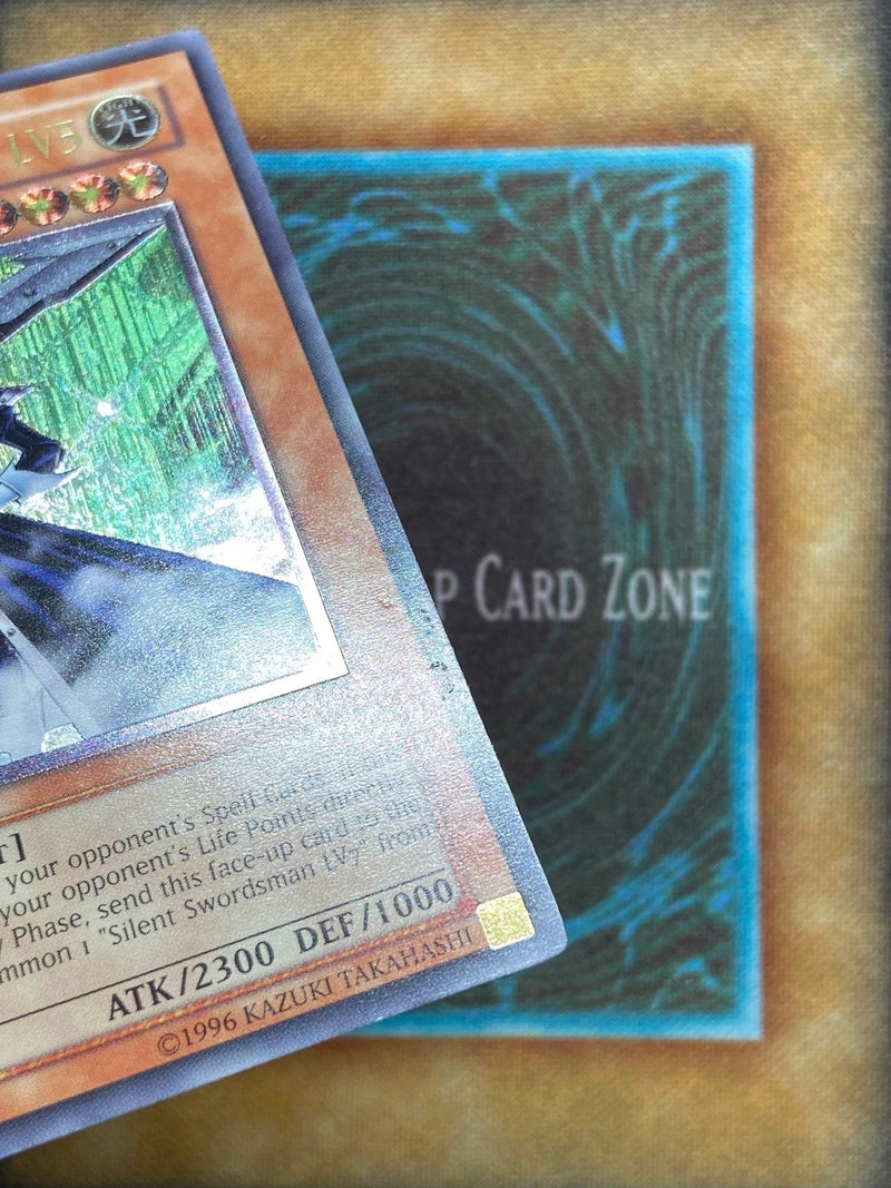 Yugioh Silent Swordsman LV5 FET-EN008 Ultimate Rare 1st Ed LP-2