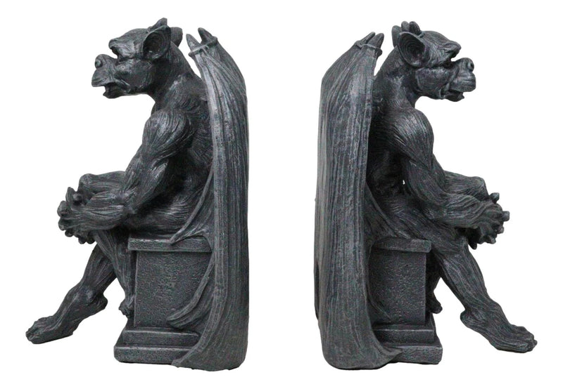Conjunto de figuras de sujetalibros con gárgolas, centinelas y pedestales de la gárgola gótica de la noche-3