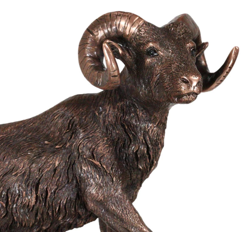 Taxidermia de animales salvajes: carnero cimarrón trepando sobre una roca inclinada, estatua de 30 cm de alto-3