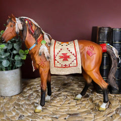 Estatua artesanal de caballo espiritual con sillín tapizado pintado, 24 cm de largo-1