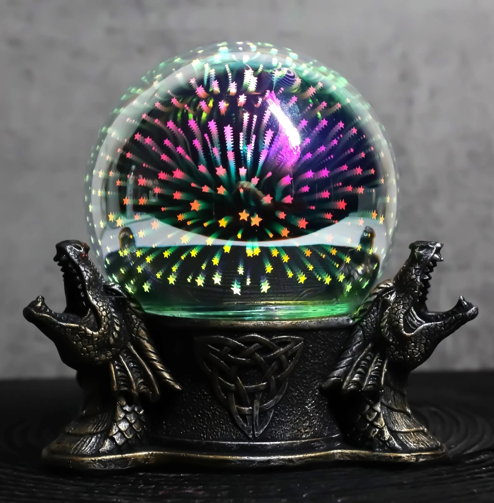 Luz nocturna LED con estrellas mágicas y bola de cristal con diseño de dragones rugientes y nudos de la Trinidad Celta-3