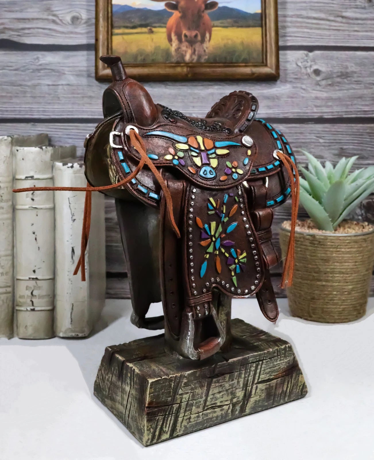 Figura de vaquero de cuero sintético estilo rústico occidental con diseño de vaca de cuernos largos