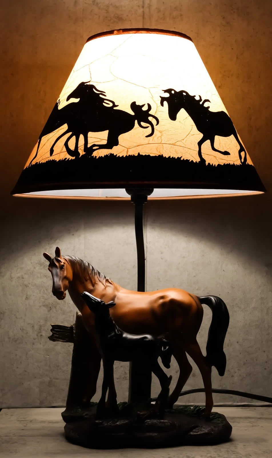 Lámpara de mesa de escritorio con pantalla decorativa de 48 cm de alto, diseño de caballo, yegua y potro de Ranch Fence