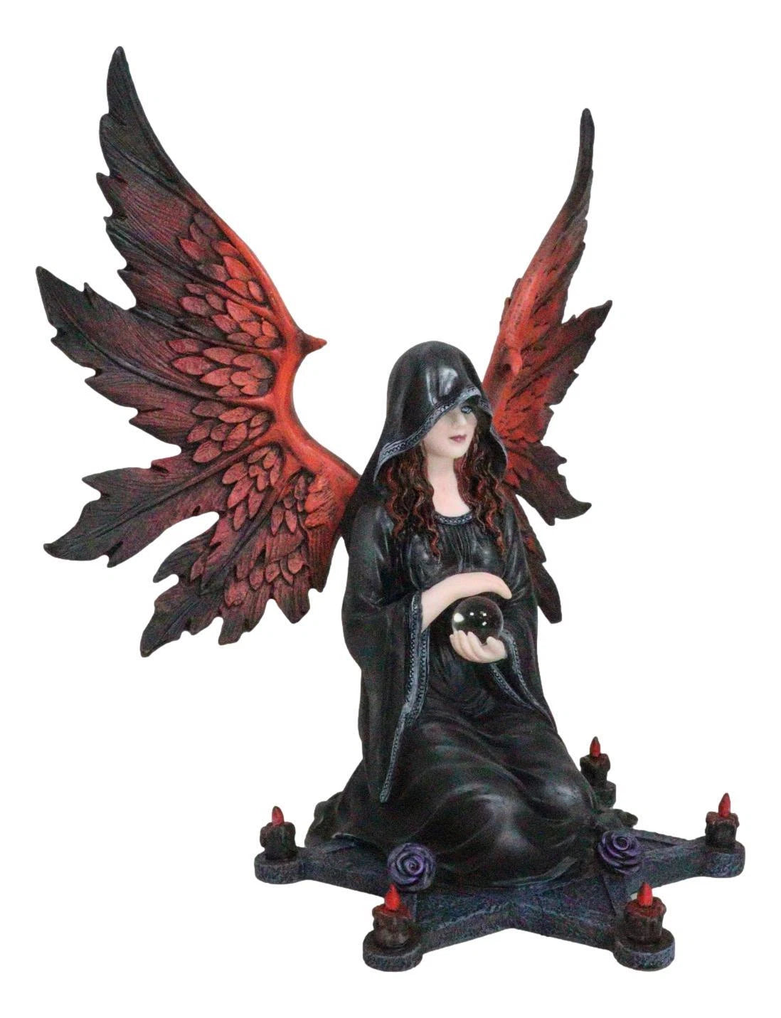 Figura de ángel oscuro con capa y capucha sobre pentagrama, ritual en el suelo, sosteniendo una bola de cristal-9
