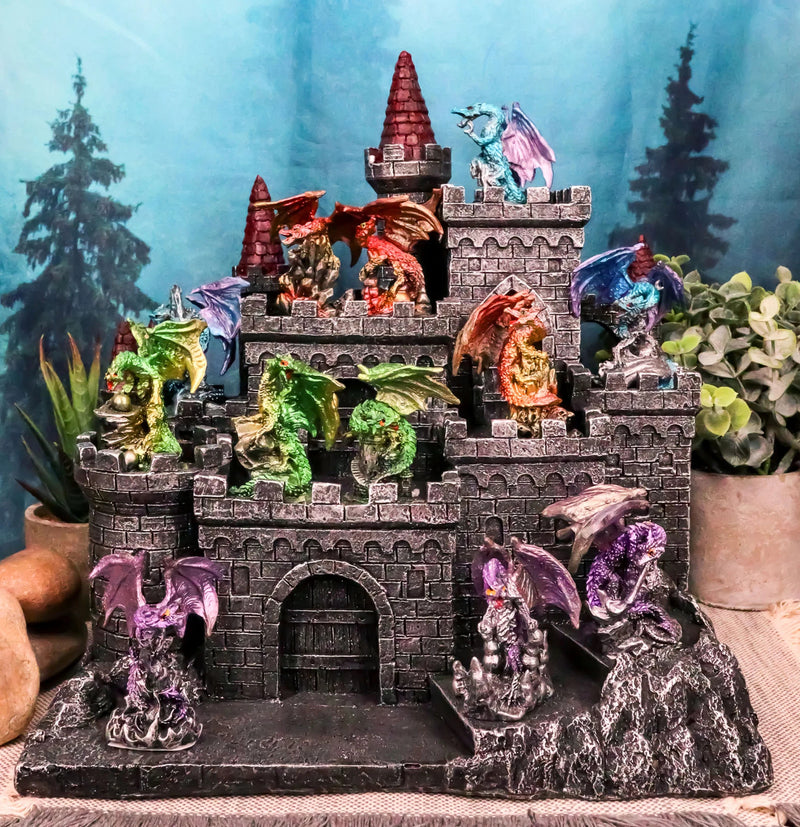 Estatuas de exhibición de mini dragones medievales custodiando el castillo de Desembarco del Rey-1