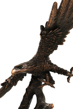 Figura de resina galvanizada de bronce de un águila calva americana volando con las alas abiertas-3