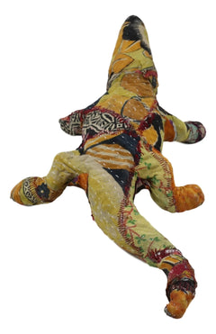 Figura de caimán de River Creek hecha a mano en papel maché con tela sari colorida-2