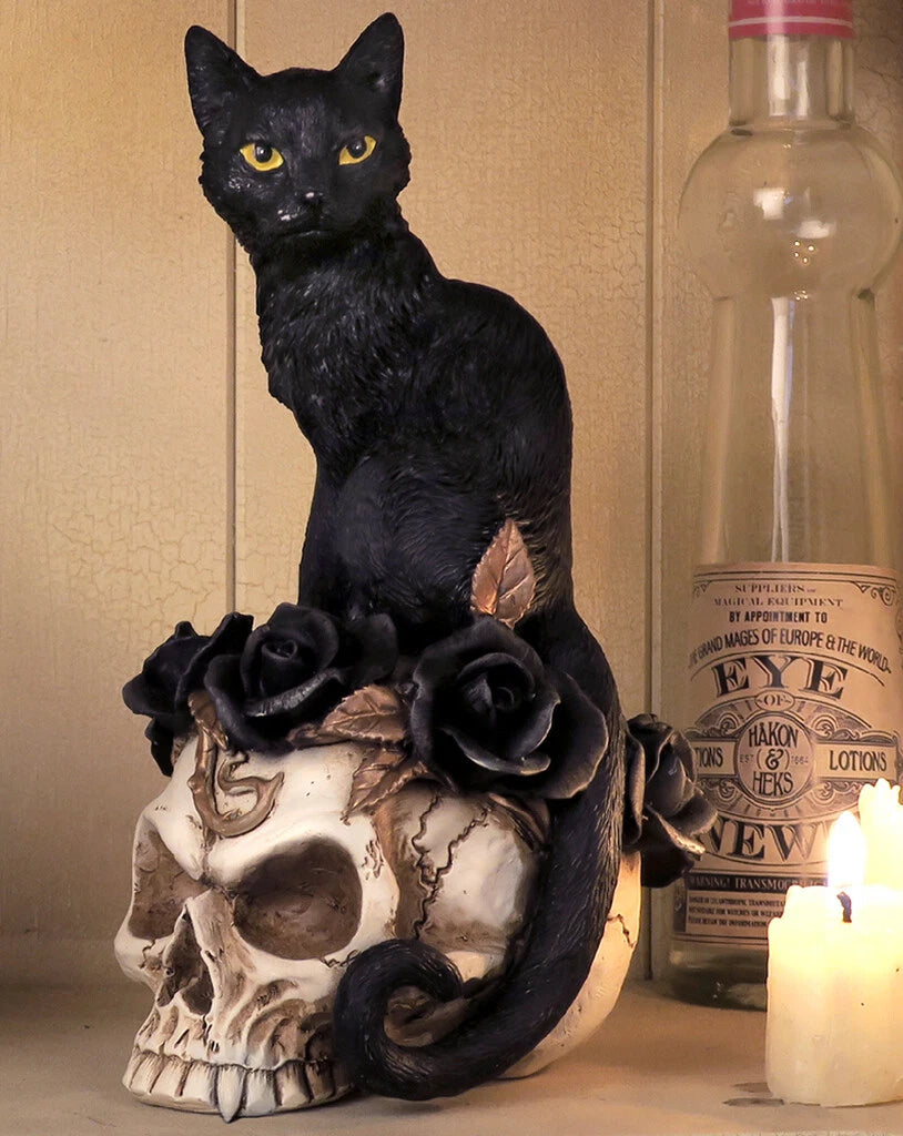 Figura de gato gótico, felino negro sentado sobre una rosa, estatua de calavera de vampiro fantasma, 18 cm de alto, decoración del hogar, exhibición, adorno de escritorio, decoración de Halloween, regalo de fantasía gótica