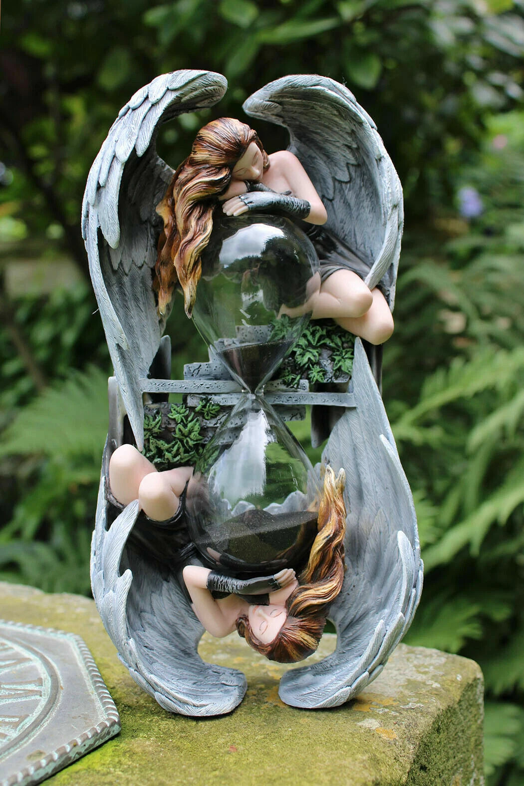 Estatua gótica de reloj de arena del Ángel Llorón de la Memoria Sagrada de 23 cm de Anne Stokes