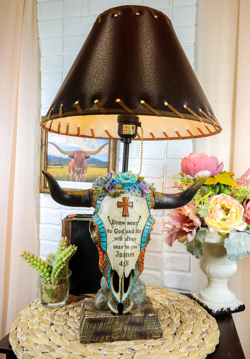 Lámpara de mesa con calavera de vaca de vaquero occidental y suculentas florales con versículo bíblico-1