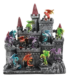 Estatuas de exhibición de mini dragones medievales custodiando el castillo de Desembarco del Rey-5