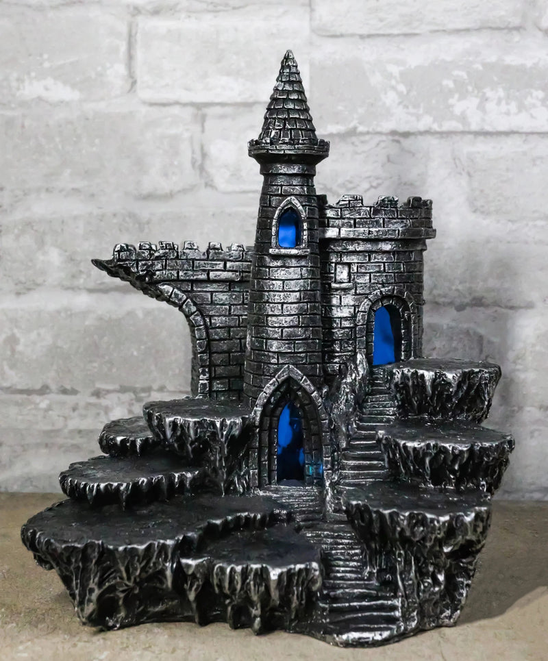 Expositor de castillo medieval de Stonewall con figura LED en las estepas rocosas-1