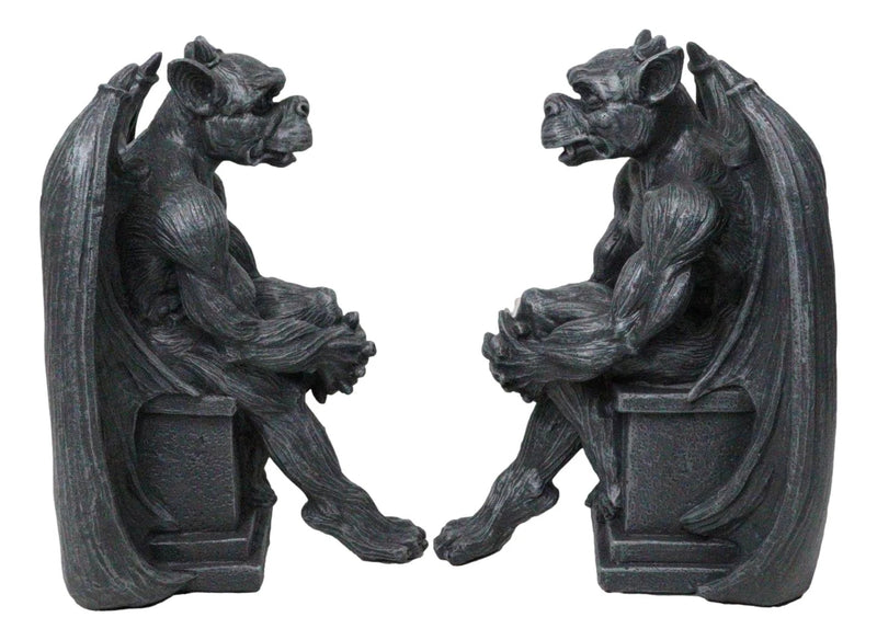 Conjunto de figuras de sujetalibros con gárgolas, centinelas y pedestales de la gárgola gótica de la noche-2