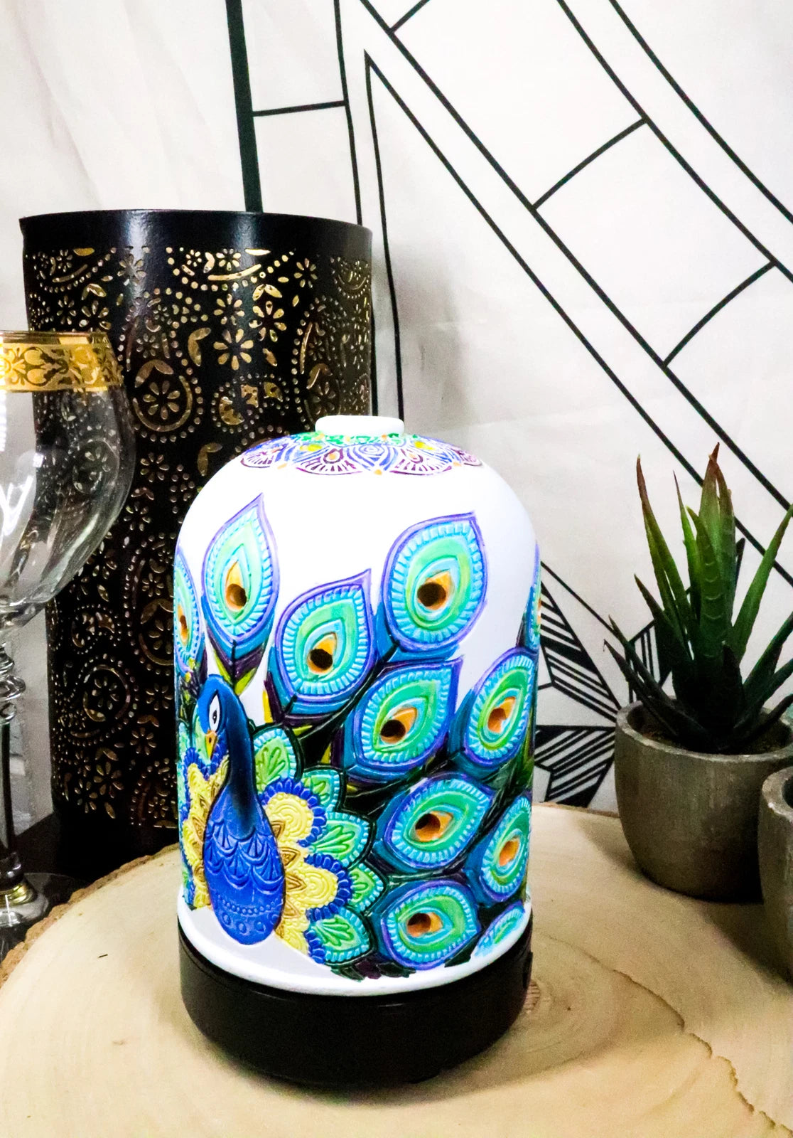 Beautiful Wildlife Peacock Train Aroma Oil Diffuser With Colorful LED Lights