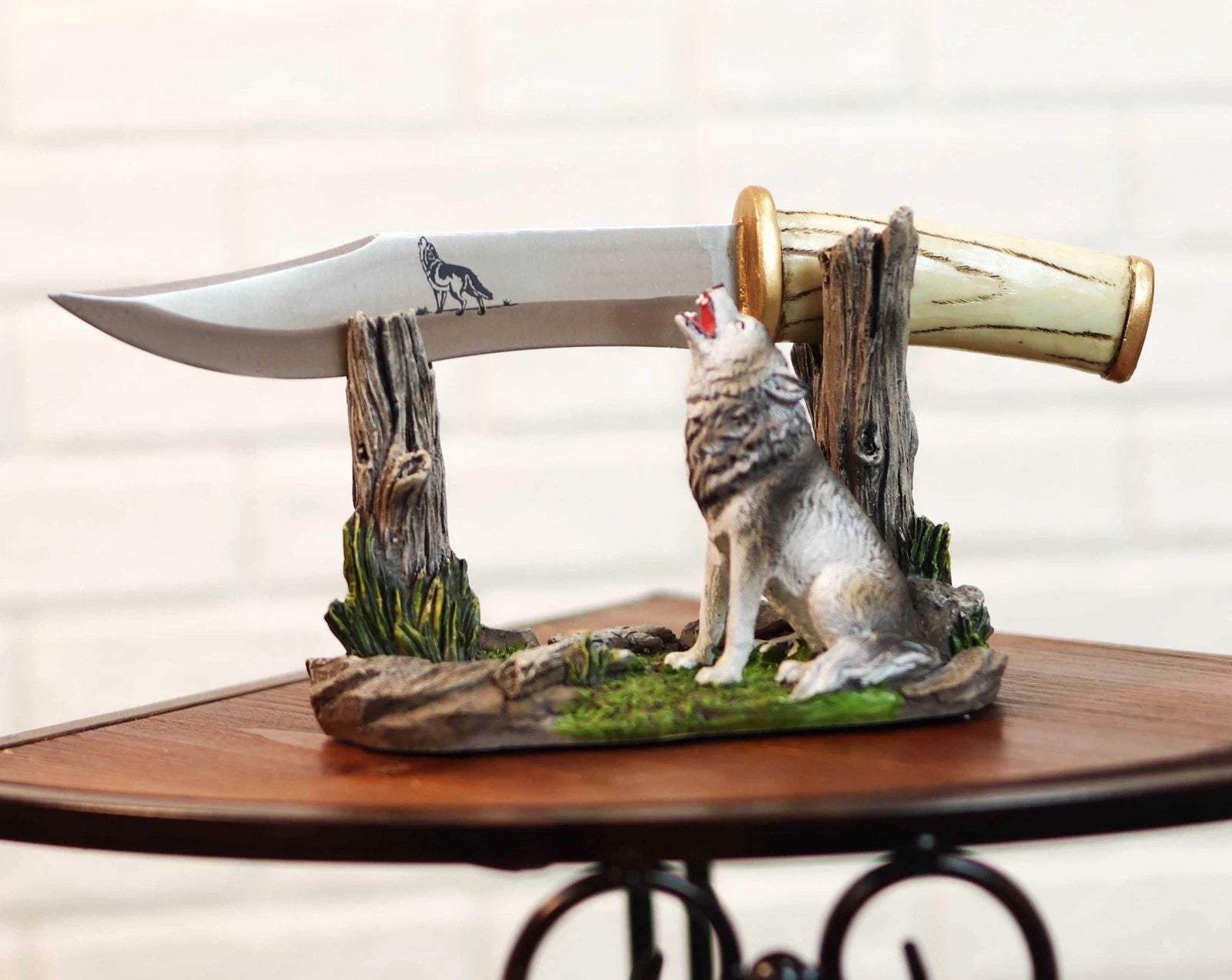 Rustic Forest Howling Gray Wolf Display With Decorative Dagger Knife Statue Set-1
