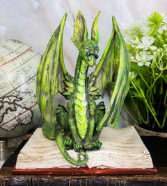 Figura decorativa del dragón de la bibliografía del libro de runas verdes de fantasía de Amy Brown -1