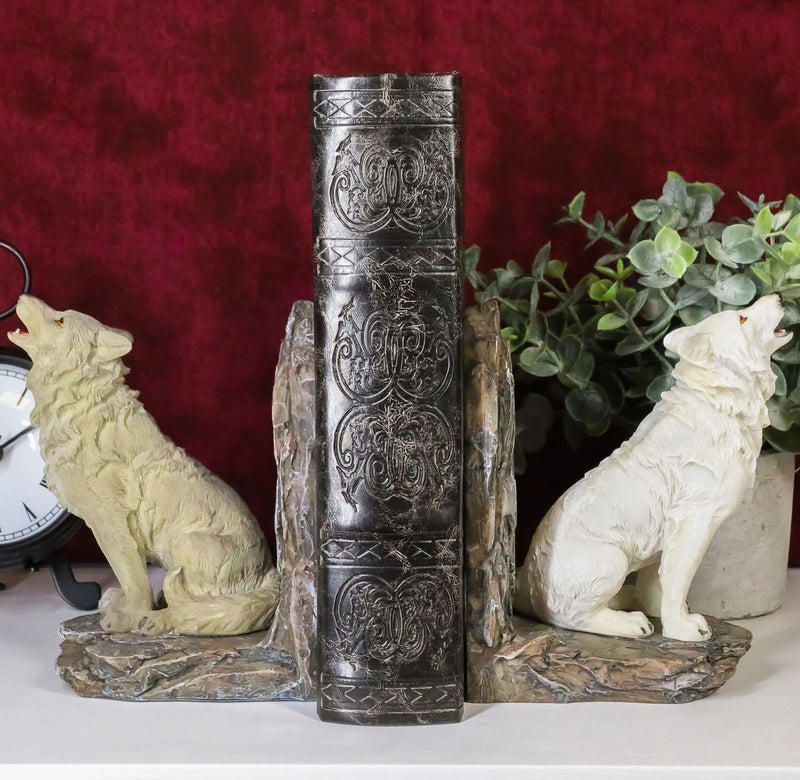 Wardens Of The North Howling Gray And White Wolves Bookends Wolf Figurine Set-1