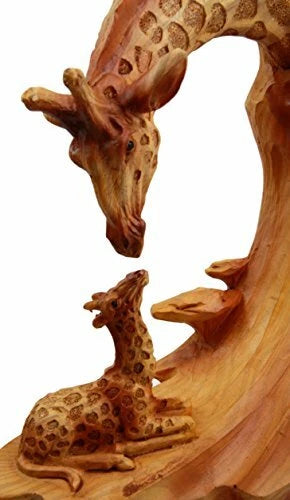 Figura decorativa de madera sintética con escena de familia de jirafas de safari de vida silvestre de 9,5" de alto-3