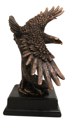 Figura de resina galvanizada de bronce de un águila calva americana volando con las alas abiertas-8
