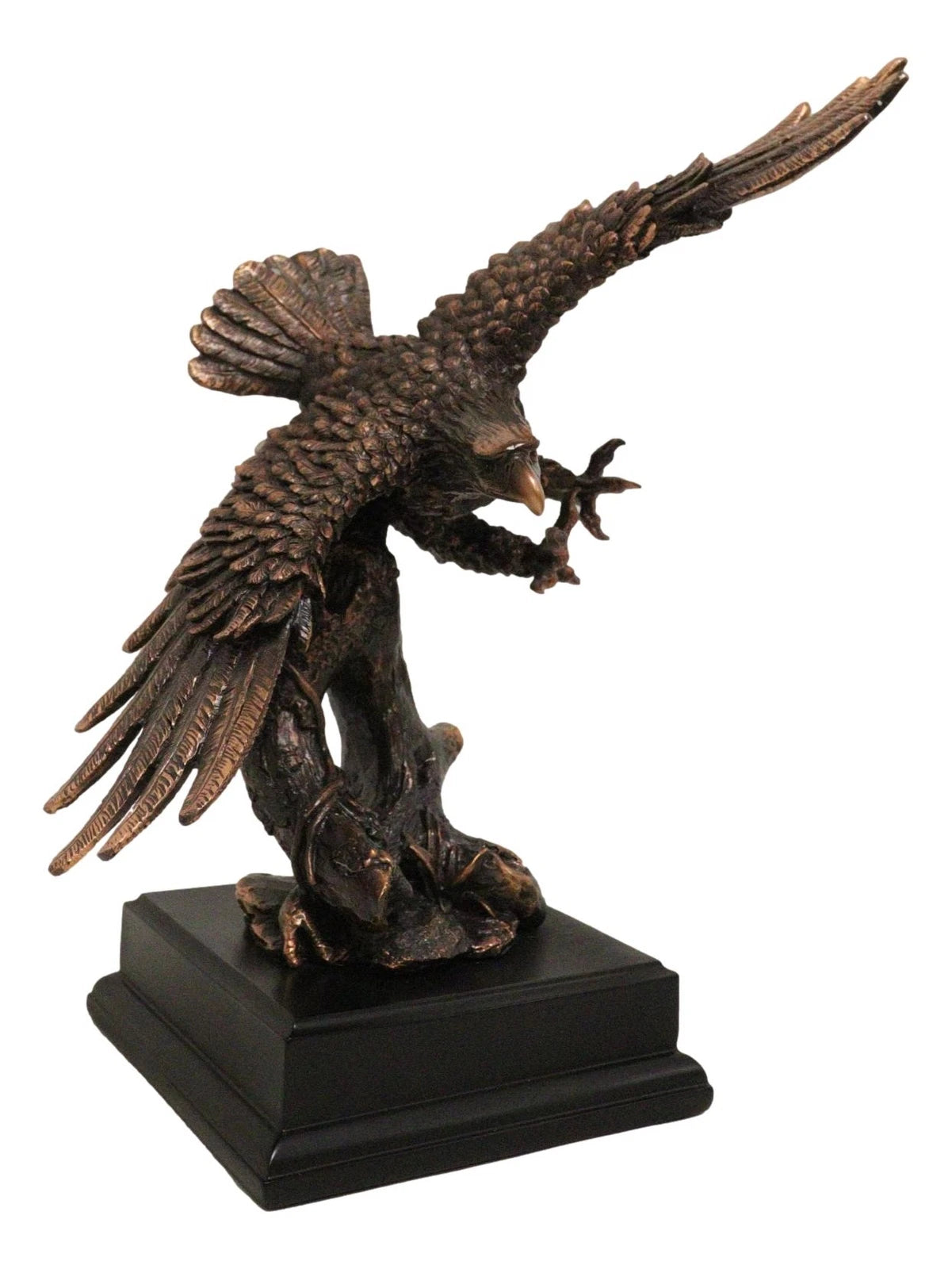 Figura de resina galvanizada de bronce de un águila calva americana volando con las alas abiertas-7