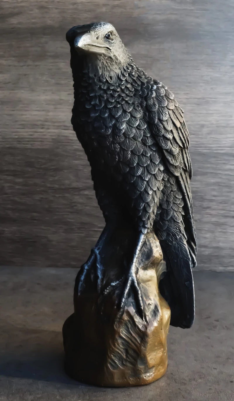 Estatua gótica de cuervo, ave carroñera posada sobre una roca, figurita de 15 cm de alto-7