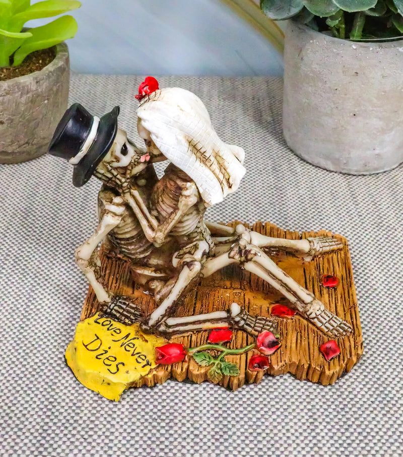 Love Never Dies Castaway Wedding Skeleton Couple Kissing Statue 3.75"H-5
