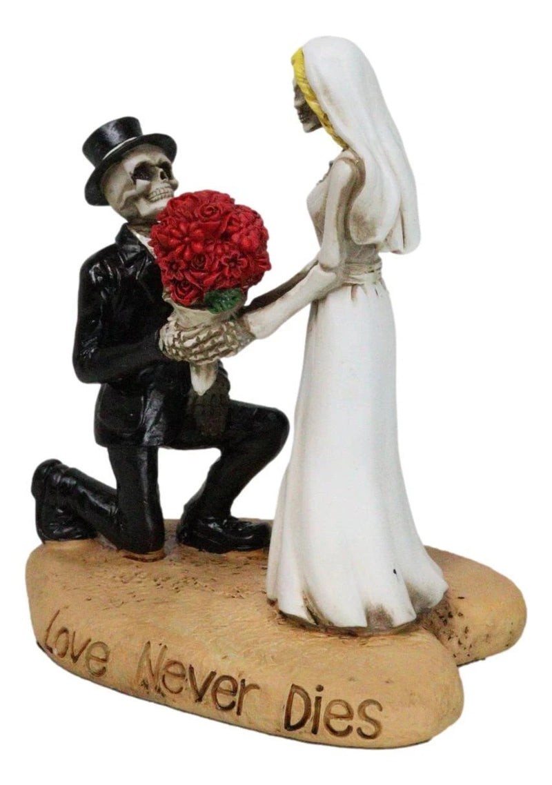 Figura decorativa para tarta de boda con esqueletos de novios y rosas "El amor nunca muere"-5