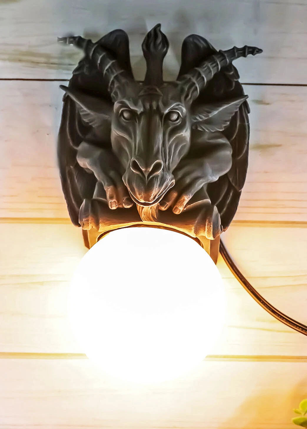 Lámpara de pared pequeña con sigilo de gárgola y pentagrama de cabra sabática de Baphomet-1