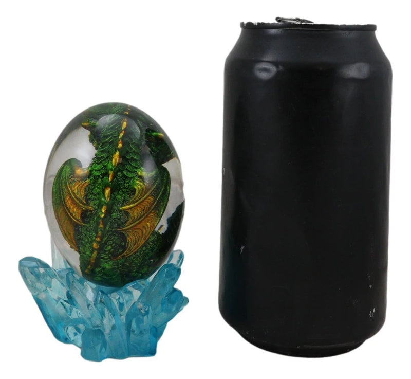 Huevo de dragón verde en vidrio acrílico con cristales de agua y bases de roca de lava LED.-4