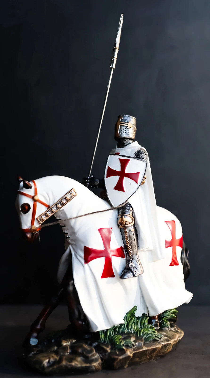 Crusader English Knight On Heavy Cavalry Horse Statue Phalanx Spear Horse