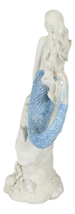 Figura de sirena de cola azul océano sentada sobre una roca marina, 11.5" de alto-4