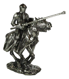 Estatua de caballero en armadura medieval en justas a caballo Torneo medieval-6