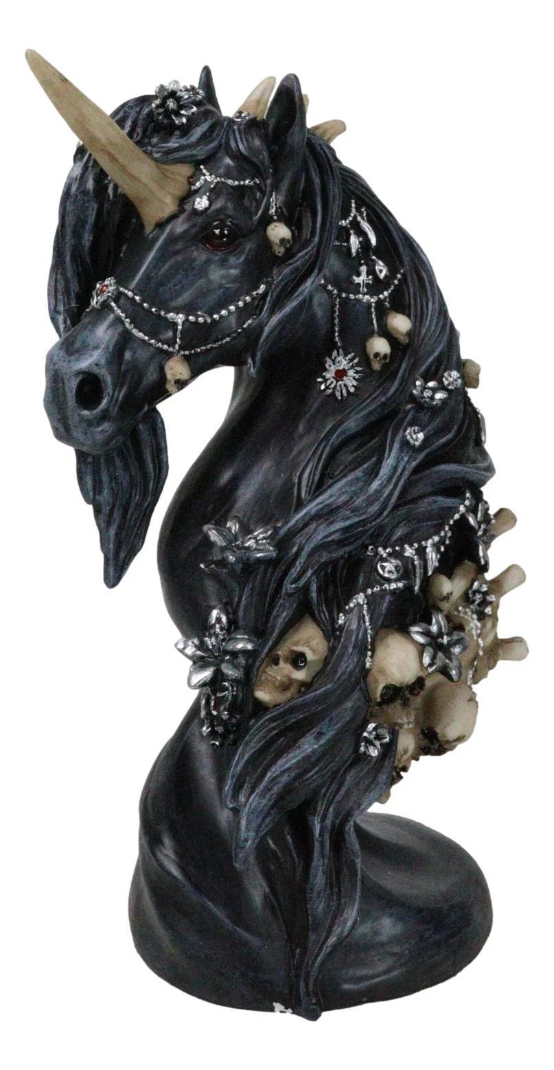 Busto de caballo unicornio negro macabro con huesos de esqueleto y calaveras-6