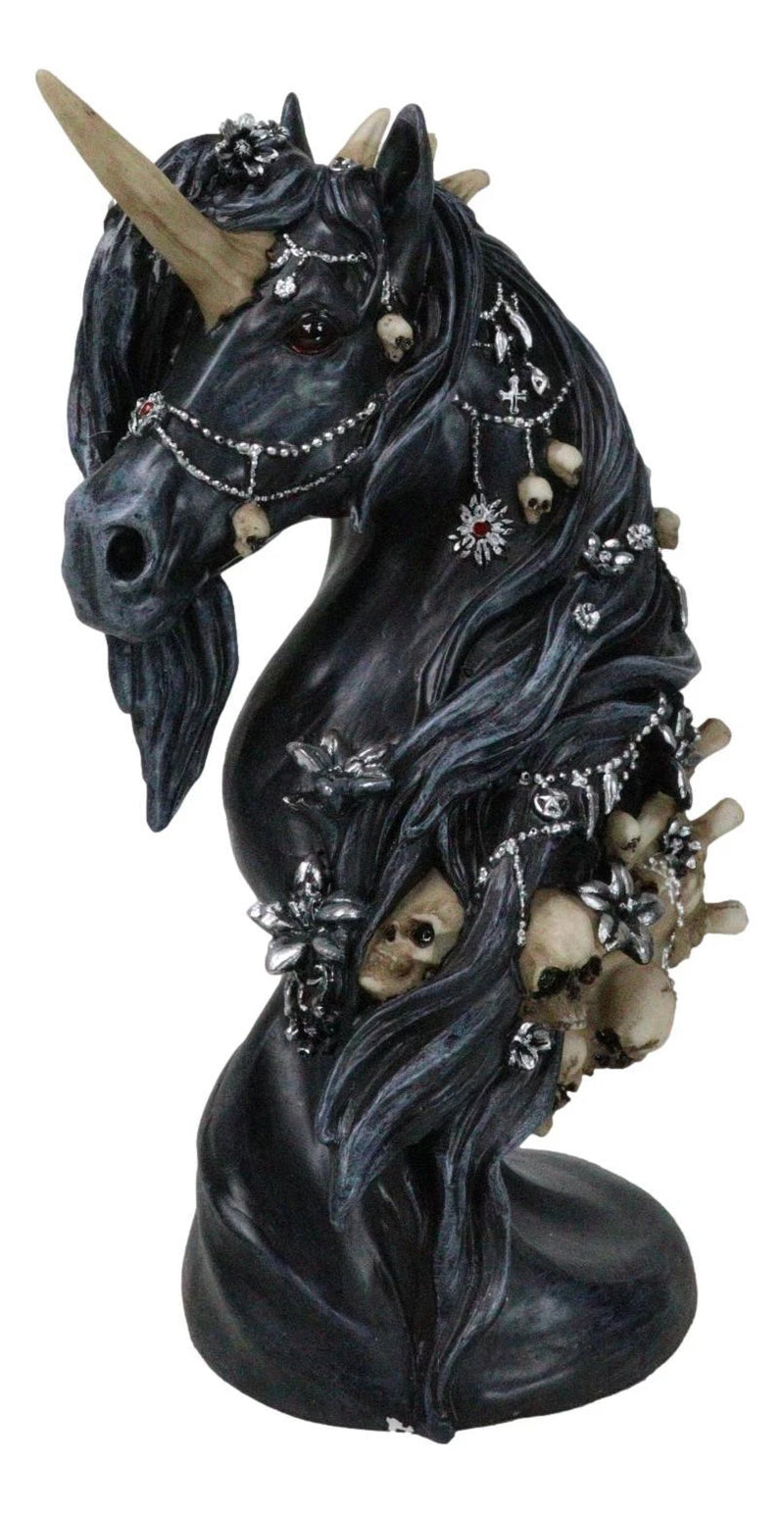 Busto de caballo unicornio negro macabro con huesos de esqueleto y calaveras-6