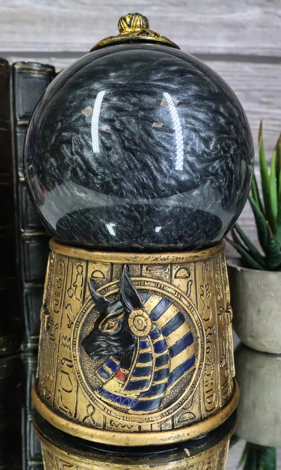 Figura de bola de tormenta de arena negra Anubis, dios egipcio de la momificación y la vida después de la muerte