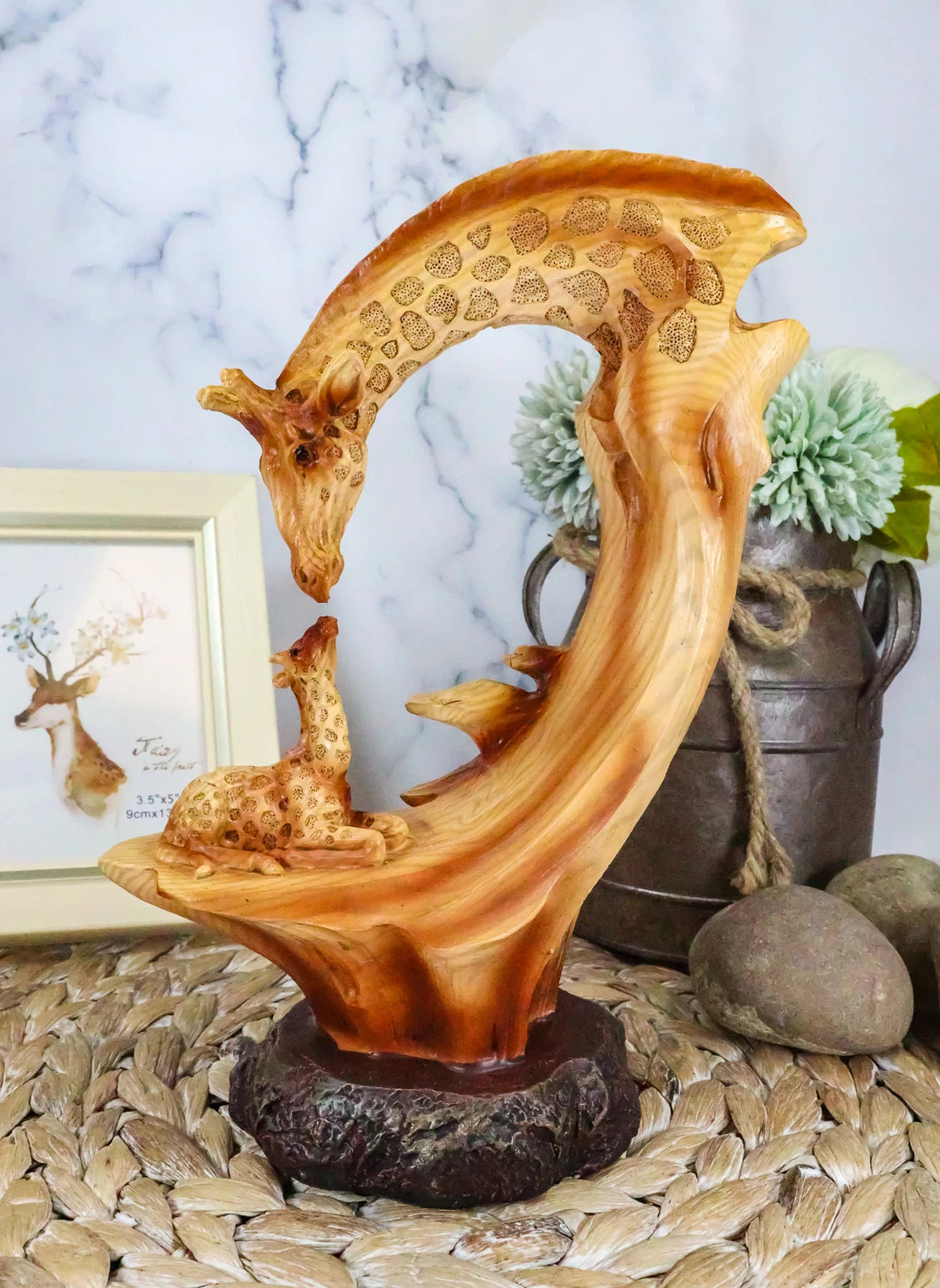 Figura decorativa de madera sintética con escena de familia de jirafas de safari de vida silvestre de 9,5" de alto-5