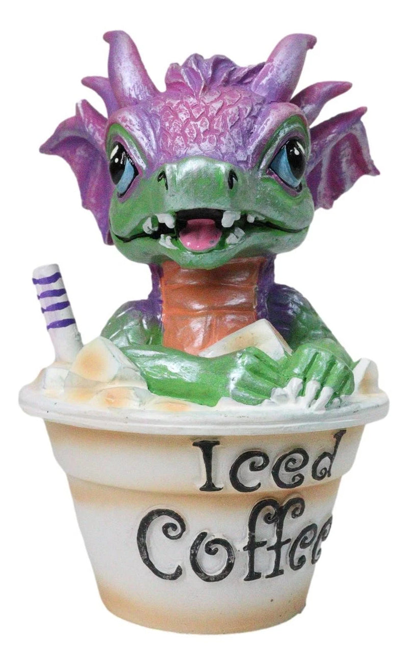 Café helado artesanal de Ruth Thompson con figura de dragón en taza de Sarah Wyrmling-5