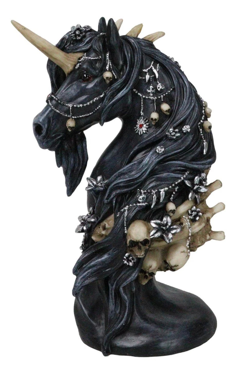 Busto de caballo unicornio negro macabro con huesos de esqueleto y calaveras-3