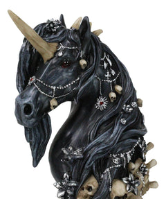 Busto de caballo unicornio negro macabro con huesos de esqueleto y calaveras-4