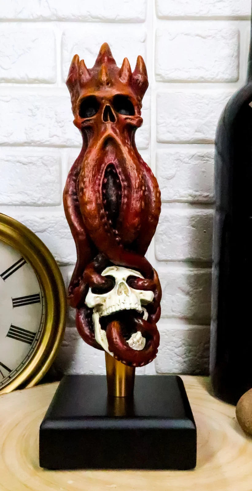 Red Octopus Demon King Crushing Skull Novelty Beer Tap Handle Figurine