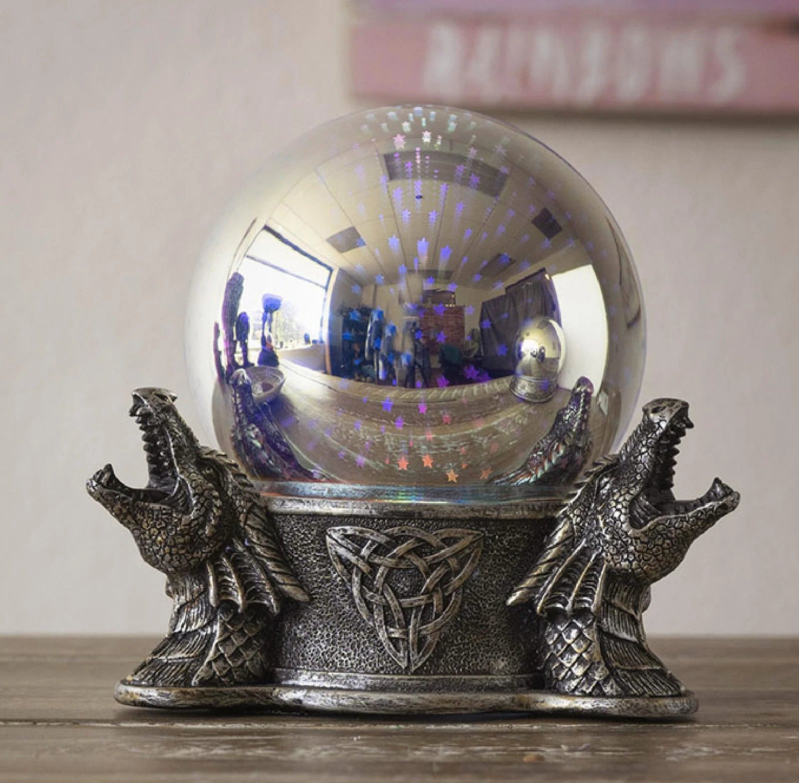 Luz nocturna LED con estrellas mágicas y bola de cristal con diseño de dragones rugientes y nudos de la Trinidad Celta-5