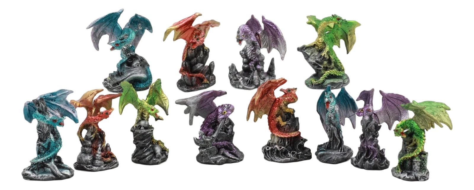 Estatuas de exhibición de mini dragones medievales custodiando el castillo de Desembarco del Rey-7