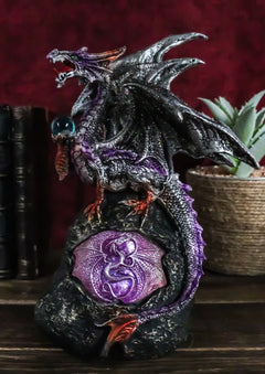 Dragón lavanda con luz LED en una montaña de lava de 8.5 pulgadas de alto. Fantasía.-2