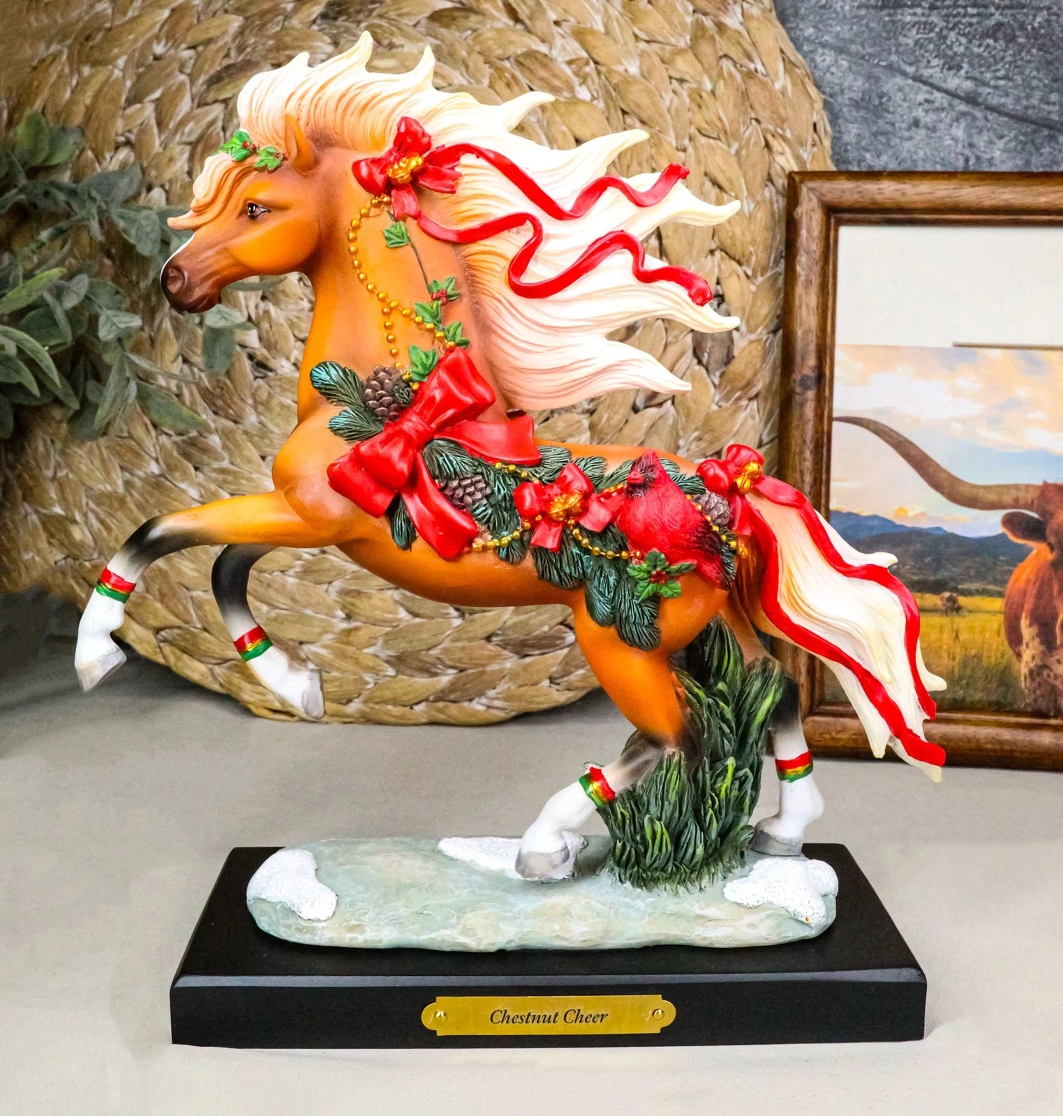 Figura decorativa de caballo corcel encabritado Chestnut Cheer de Laurie Prindle