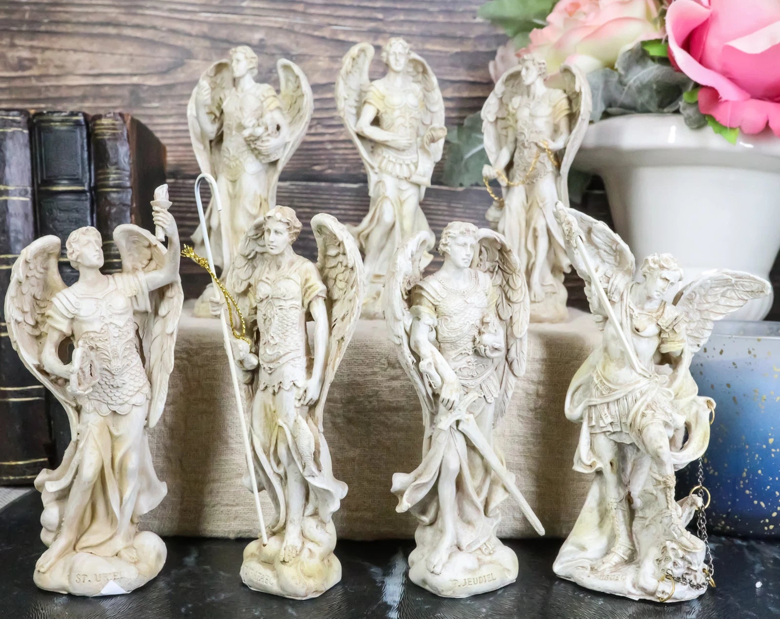 Conjunto de figuras del Arcángel Miguel, Gabriel, Rafael, Sealtiel, Barachiel, Uriel, Jegudiel-1