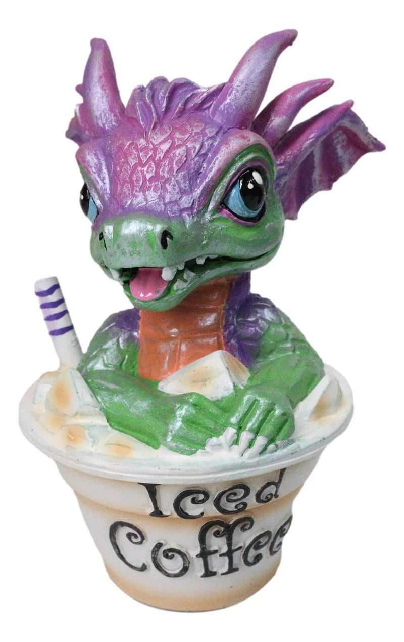 Café helado artesanal de Ruth Thompson con figura de dragón en taza de Sarah Wyrmling-7